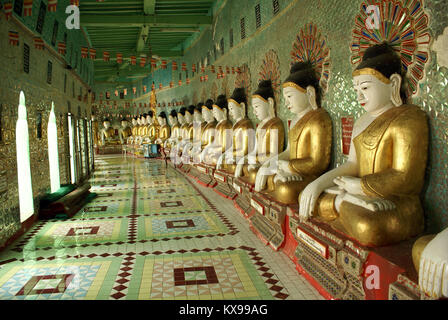 1000 Buddha sulla collina Sagaing, Mandalay Myanmar Foto Stock