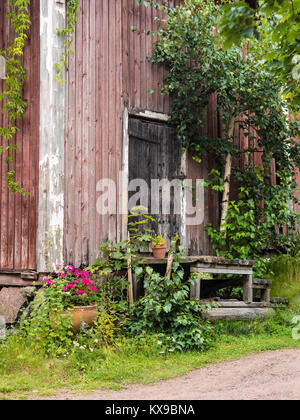 Vecchi fienili in legno nella città di Porvoo in Finlandia. Foto Stock