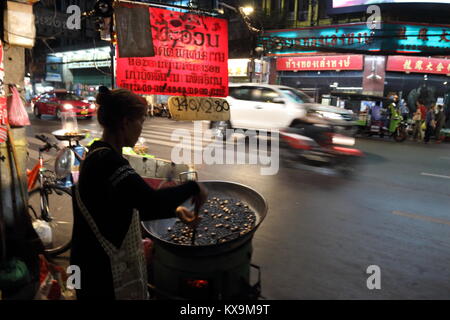 Economia informale round Chinatown, Bangkok, Thailandia Foto Stock