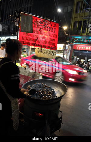 Economia informale round Chinatown, Bangkok, Thailandia Foto Stock