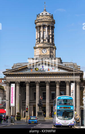 Galleria d'Arte moderna su Royal Exchange Square / Queen Street nel centro di Glasgow, Scozia, Regno Unito Foto Stock