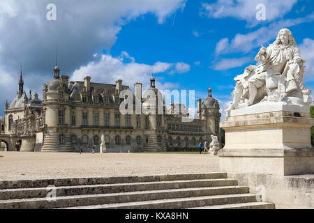 La Chantilly è un castello storico situato nella città di Chantilly. Essa ospita il Museo di Conde Foto Stock