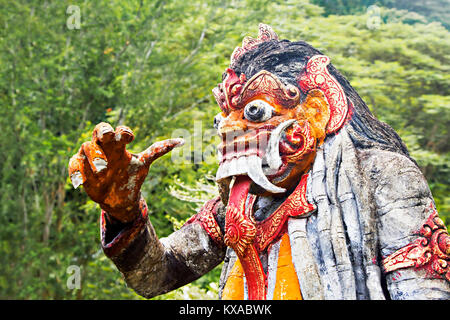 BALI, Indonesia - 15 Marzo: statua Balinese Ogoh-Ogoh pronto per Ngrupuk parad il 15 marzo 2011 in Ubud, Bali. Statue Ogoh-Ogoh realizzato per sgominare la Foto Stock