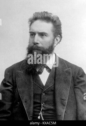 Wilhelm Conrad Röntgen, Tedesco ingegnere meccanico e fisico che, in data 8 novembre 1895, produsse e rilevò radiazioni elettromagnetiche in una lunghezza d'onda nota come raggi X o raggi Röntgen Foto Stock