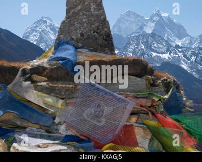 Memoriale buddista in Nepal valle del Khumbu ricordando gli scalatori, Pheriche, Nepal Foto Stock