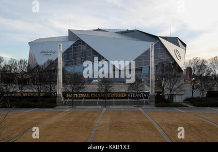 Atlanta, GA, Stati Uniti d'America. 8 Gen, 2018. La Mercedes-Benz Stadium è impostato per il 2018 NCAA Campionato nazionale di gioco tra l'Università di Georgia Bulldogs e la University of Alabama Crimson Tide al Mercedes-Benz Stadium di Atlanta, GA. Justin Cooper/CSM/Alamy Live News Foto Stock