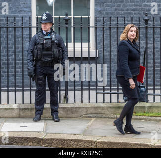 Londra, Regno Unito. 9 gennaio 2017, Penny Mordaunt, sviluppo Internatioanl Segretario lasciare 10 Downing Street a seguito di una riunione cabient Credito: Ian Davidson/Alamy Live News Foto Stock