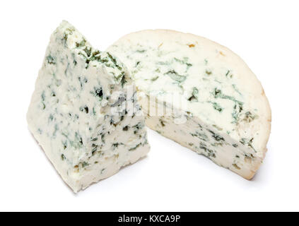 Formaggio blu su sfondo bianco Foto Stock
