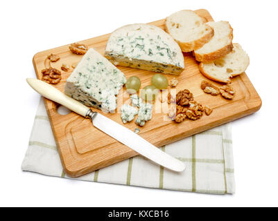 Formaggio blu sul tagliere di legno Foto Stock