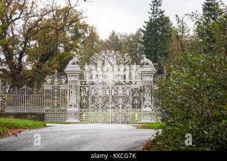 Chirk Castle cancelli di ingresso, cancelli di ferro Foto Stock