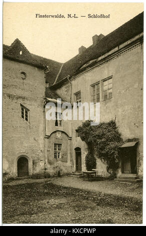 20683-Finsterwalde-1917-Schloßhof-Brück & Sohn Kunstverlag Foto Stock