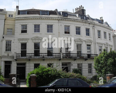 Edifici storici situati al 4-6 Montpelier Crescent, Brighton, Inghilterra. Le proprieta' sono classificate di grado II* per il loro significato architettonico, rappresentando le case cittadine in stile Regency dei primi anni del XIX secolo. Foto Stock
