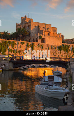 Centro storico di Porto, Ciutadella, Menorca, isole Baleari, Spagna, Europa Foto Stock