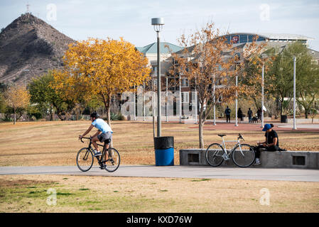 Bellissimo parco in autunno Foto Stock