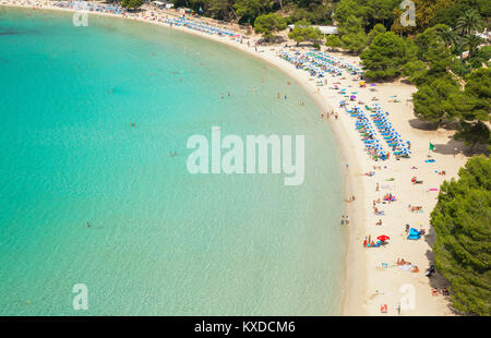 I bagnanti a Cala Galdana,Menorca,Isole Baleari,Spagna Foto Stock