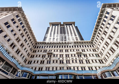 HONG KONG, CINA - 21 febbraio: Peninsula hotel il 21 febbraio 2013 a Hong Kong, Cina. Hotel molto famoso in HK. La sua notevole per la sua grande flotta di Foto Stock