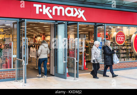 TK Maxx shop ingresso anteriore a Horsham West Sussex, in Inghilterra, Regno Unito. Foto Stock