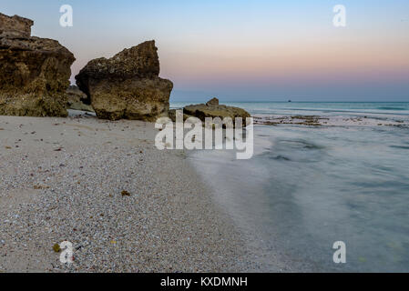 Peacefuly tramonto su hendorabi island, vicino a kish island nel golfo persico Foto Stock