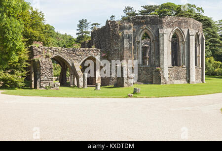 Dodici lati Chapter House, rovine monastiche, Margam Country Park, Margam, Port Talbot, South Wales, Regno Unito Foto Stock