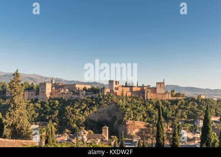 Vista della Alhambra dal Mirador de San Nicolas, Granada, Spagna Foto Stock