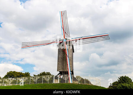 Il mulino Sint-Janshuis (Sint-Janshuismolen) su i mulini a piedi di Kruisvest nella città medievale di Bruges, Belgio Foto Stock