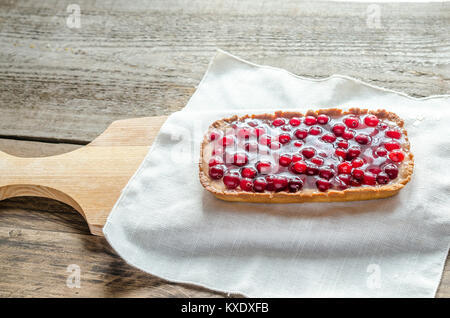 Crostata con gelificata di mirtilli rossi freschi Foto Stock