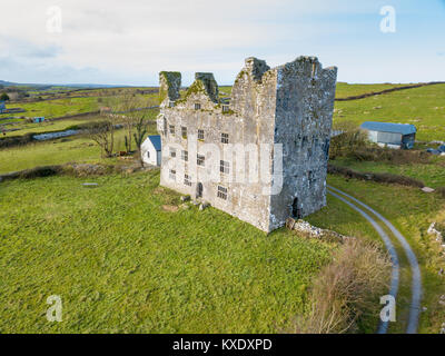 Il castello di Leamaneh, Leamaneh Nord, parrocchia di Kilnaboy, Burren nella contea di Clare, Repubblica di Irlanda Foto Stock
