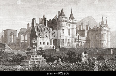 Il Palazzo di Holyrood, Edimburgo, Scozia. Noto anche come Holyrood House o il Palazzo di Holyroodhouse. È la residenza ufficiale del monarca britannico in Scozia. Dopo un secolo XIX la stampa. Foto Stock