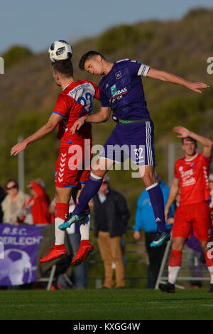 Spagna. Decimo gen, 2018. Leander Dendoncker, Sander van de Streek durante la partita amichevole tra FC Utrecht vs. RSC Anderlecht presso il La Manga Club, Murcia, Spagna. Il 10 gennaio del 2018. Credito: Gtres Información más Comuniación on line, S.L./Alamy Live News Foto Stock