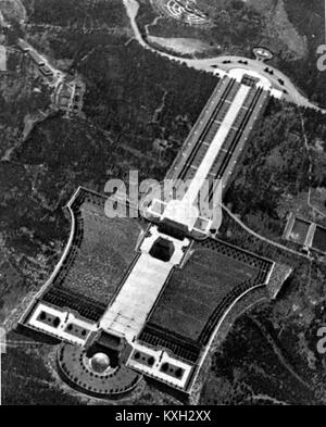 Una fotografia aerea del 1938 del Mausoleo di Sun Yat-sen a Nanchino, in Cina, che mostra la grande scala, la sala commemorativa e l'area boschiva circostante dedicata al padre fondatore della Cina moderna. Foto Stock