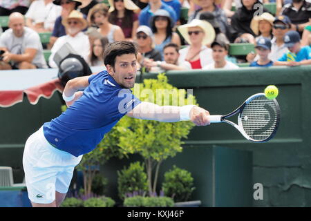 Melbourne, Australia - 10 Gennaio 2018: giocatore di tennis Novak Djokovic preparando per l'Australian Open al Kooyong Classic torneo di esposizioni Foto Stock