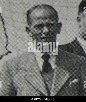 Barend de Boer è stato un allenatore di calcio olandese che ha allenato J.V.C. Julianadorp dal 1944 al 1964. Questa fotografia del 17 aprile 1946 lo cattura durante il suo mandato. Foto Stock