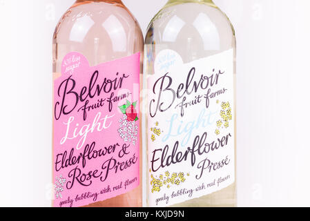 Vini spumanti di soft drink realizzato da lâ Elderflower e rose dal Belvoir fattorie di frutta. Foto Stock