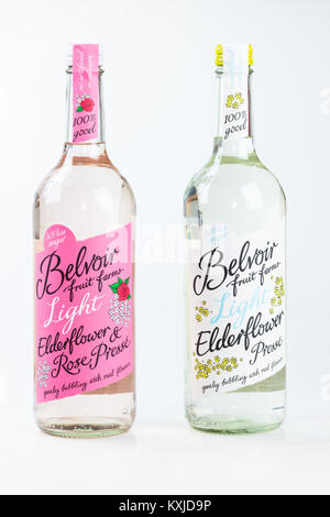 Vini spumanti di soft drink realizzato da lâ Elderflower e rose dal Belvoir fattorie di frutta. Foto Stock