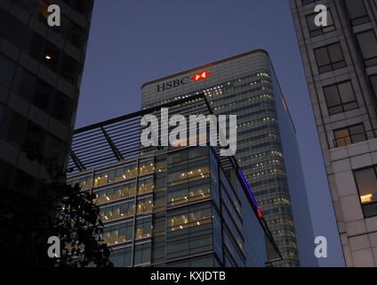 London, Regno Unito - 11 Settembre 2007: Night Shot della torre di HSBC in Carary Wharf Foto Stock