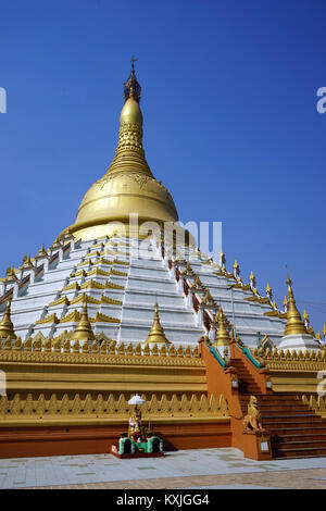 BAGO, MYANMAR - circa aprile 2017 Mahazedi Pagoda Foto Stock