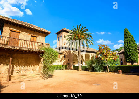 Vista del Palazzo Alhambra cortile. Granada, Andalusia, Spagna Foto Stock