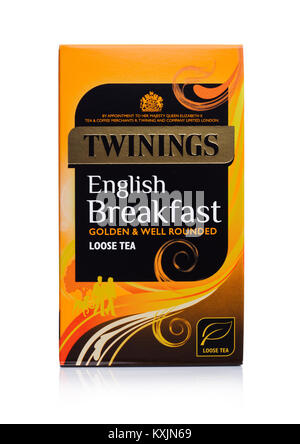 LONDON, Regno Unito - 02 gennaio 2018: Pack di Twinings English breakfast tea su sfondo bianco.Twinings è stata fondata nel 1706 a Londra. Foto Stock