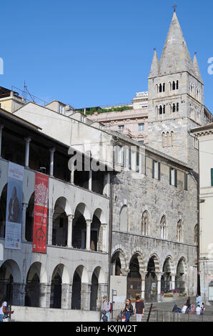 La Commenda di San Giovanni d' Prè, a Genova, un complesso di edifici in stile romanico tra cui due chiese sovrapposte, un ospedale e un convento, Foto Stock