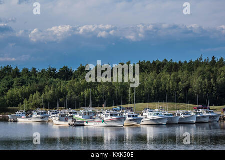 Lobster barche, Quai de Loggiecroft Wharf, Kouchibouguac River, Kouchibouguac National Park, New Brunswick, Canada. Foto Stock