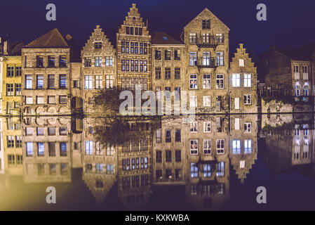 Notte Gand Canal nella Città Vecchia Foto Stock