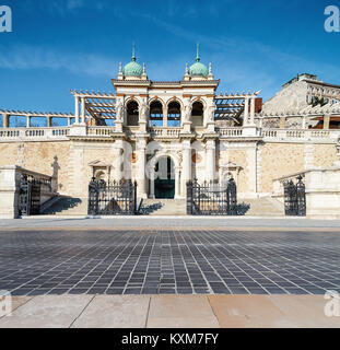 Il giardino del castello Bazaar, o Varkert Bazaar a Budapest, Ungheria Foto Stock