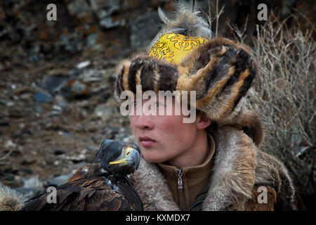 Golden Eagle hunter aquila kazaka festival del bayan Ulgii Ölgii Foto Stock