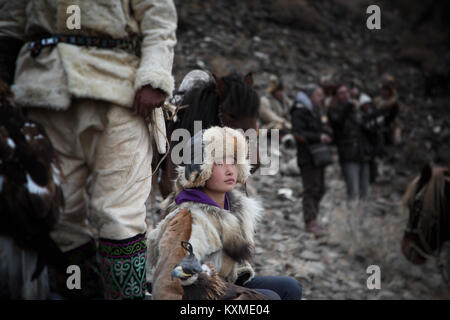 Golden Eagle hunter aquila kazaka festival del bayan Ulgii Ölgii Foto Stock