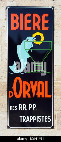 Biere d'Orval des RR. PP. trappistes, smalto pubblicità segno al Musée Européen de la Bière pic-1 Foto Stock