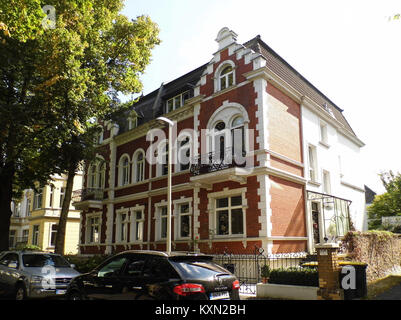 Dürenstraße 54-56 a Bad Godesberg, Germania, è costituito da edifici residenziali notevoli per la loro architettura storica e l'integrazione nel paesaggio urbano. Foto Stock