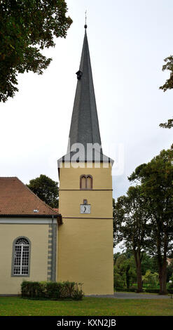 42 Residenzstraße in Blomberg, Germany, is a building reflecting local urban and architectural characteristics, including historical features. Foto Stock