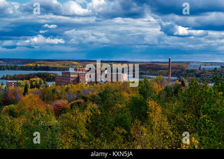 Uno dei tanti panorami bellissimi nella regione di Sudbury Foto Stock