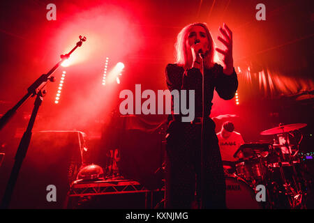 Cambridge, Regno Unito. Decimo gen, 2018. Yonaka eseguire live al Cambridge Junction sostenendo i presepi. Credito: Richard Etteridge/Alamy Live News Foto Stock