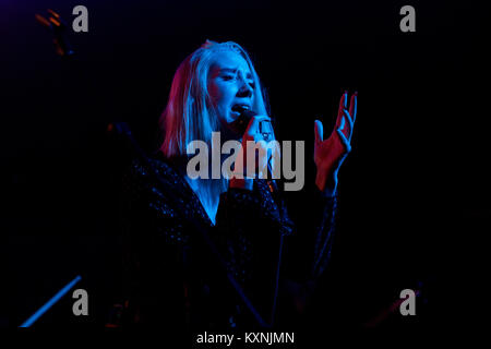 Cambridge, Regno Unito. Decimo gen, 2018. Yonaka eseguire live al Cambridge Junction sostenendo i presepi. Credito: Richard Etteridge/Alamy Live News Foto Stock